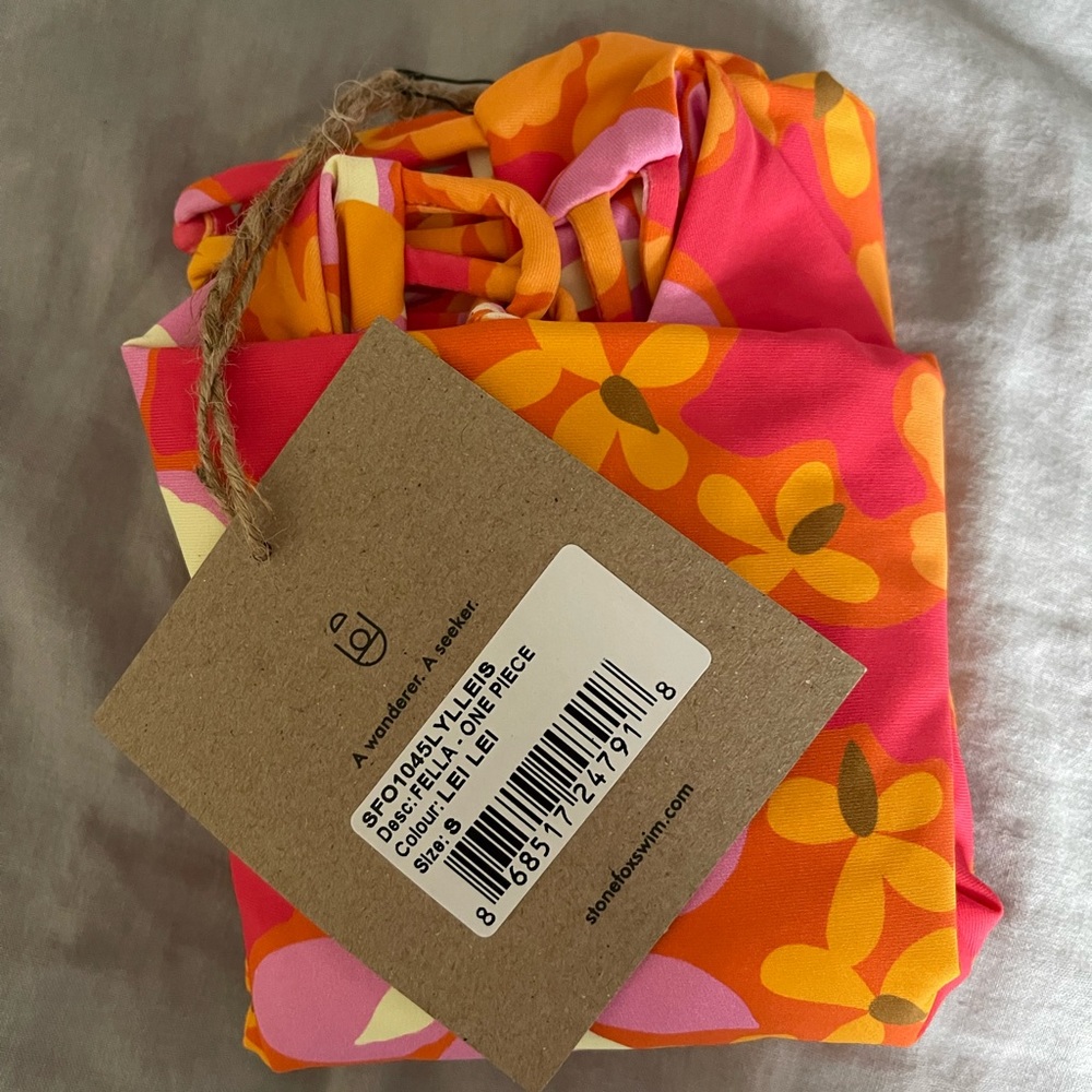 Stone fox Swim one piece - Picture 2 of 5